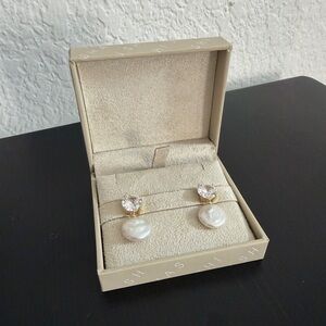 SHASHI Cleo Pearl Earrings